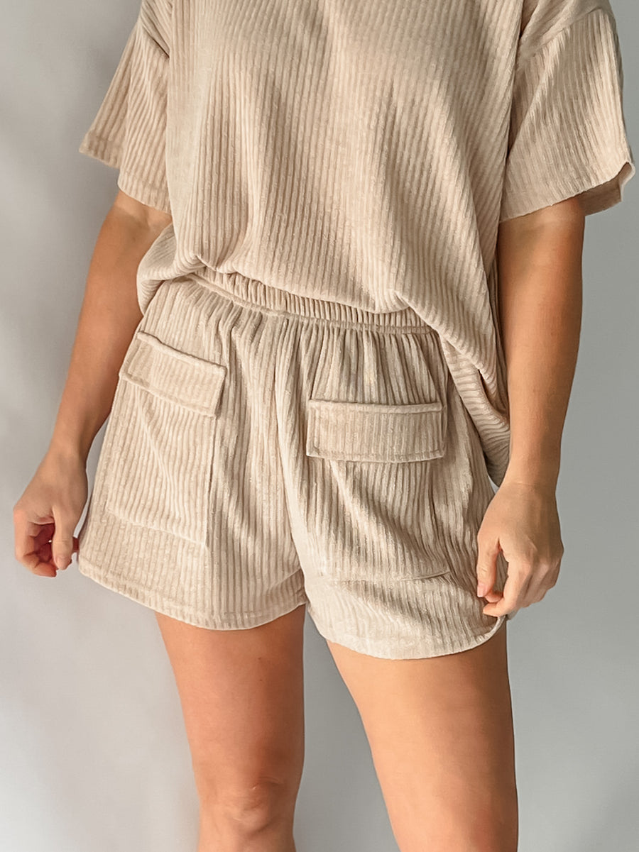 STEVIE SHORTS - LATTE