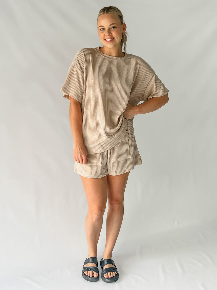 STEVIE SHORTS - LATTE