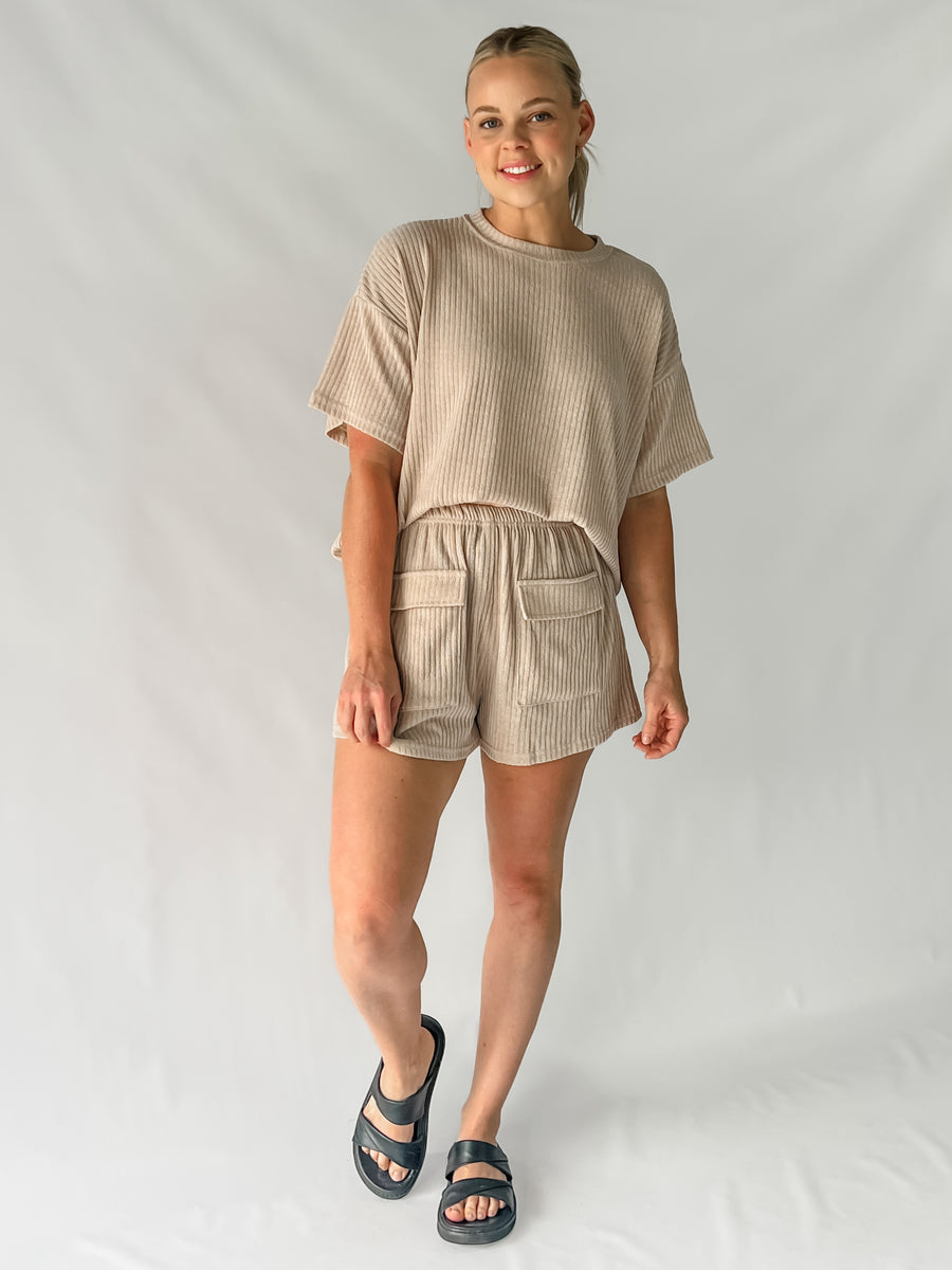 STEVIE SHORTS - LATTE