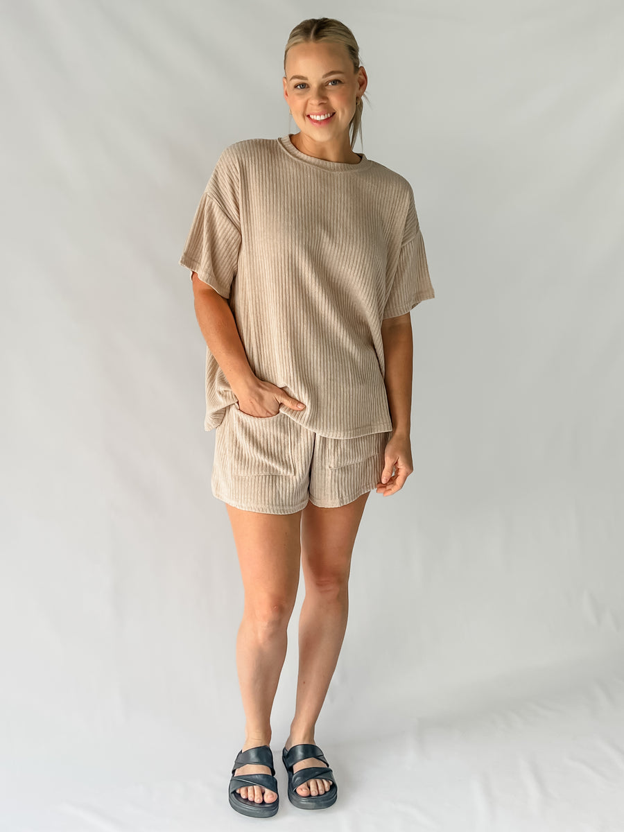 STEVIE SHORTS - LATTE