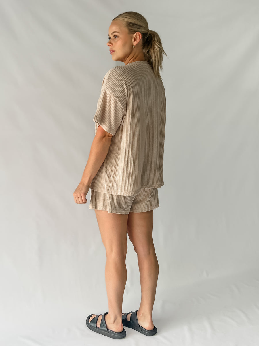 STEVIE SHORTS - LATTE