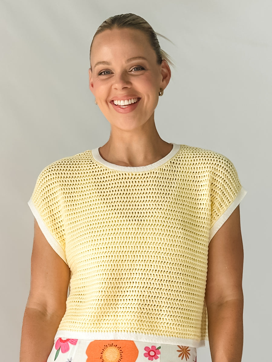 SUNLIT CHARM TOP - YELLOW