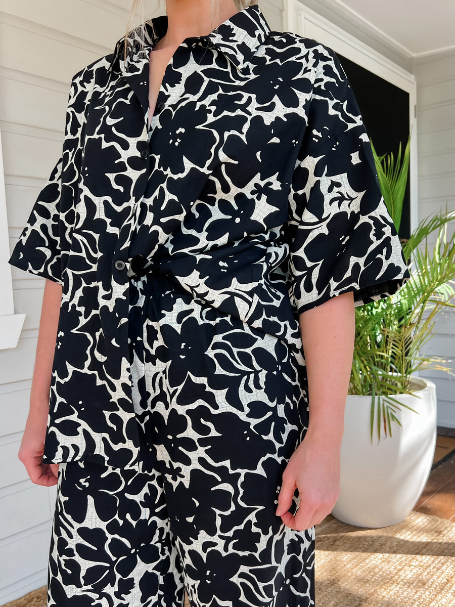 BAYSIDE SHIRT - BLACK & BEIGE FLORAL