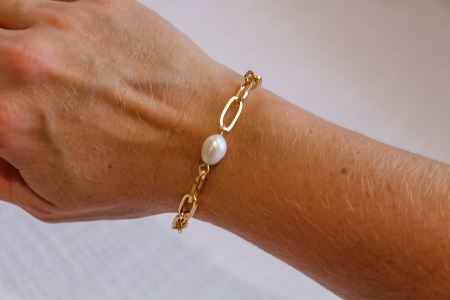 MACY PEARL BRACELET - GOLD