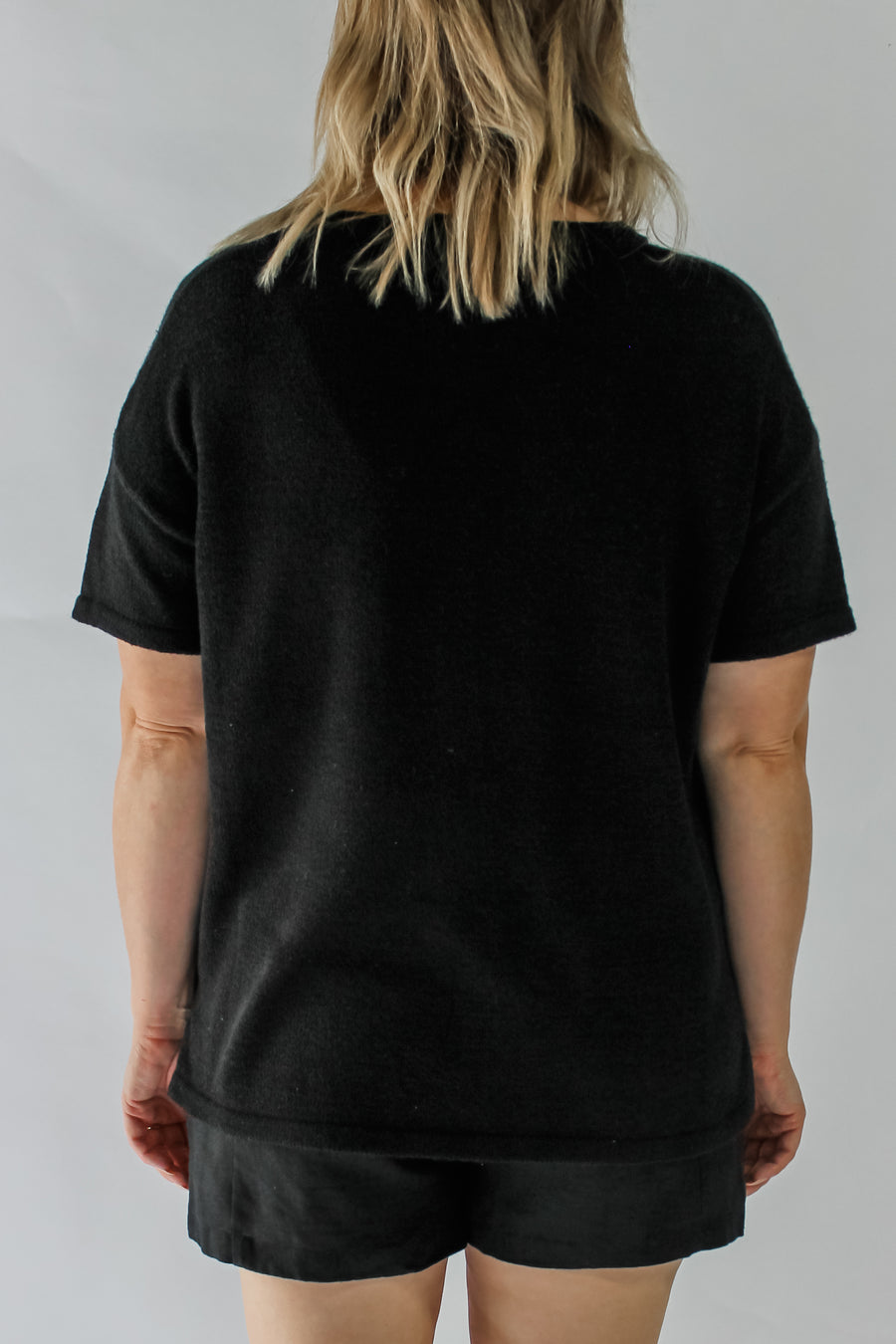 NORA KNITTED TEE - BLACK