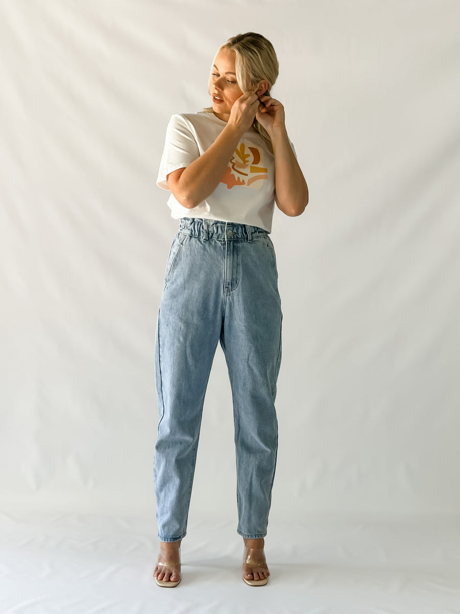 PATCH GRAPHIC TEE