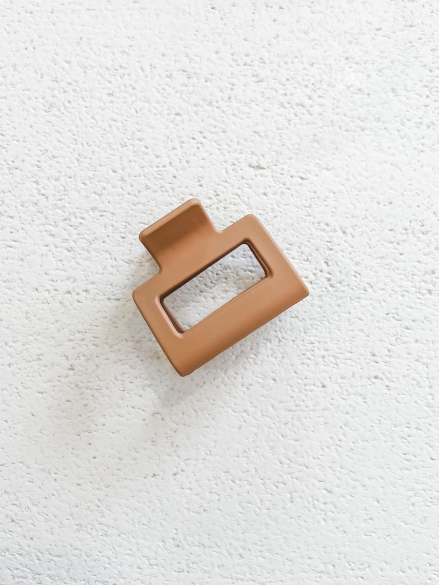 HADDIE PETITE CLAW CLIP - BEIGE